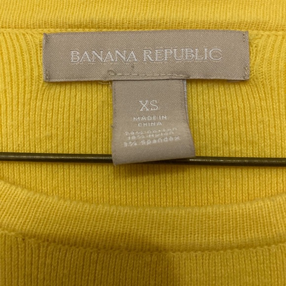 BANANA REPUBLIC XS womans yellow long sleeve sweater. - Picture 3 of 3